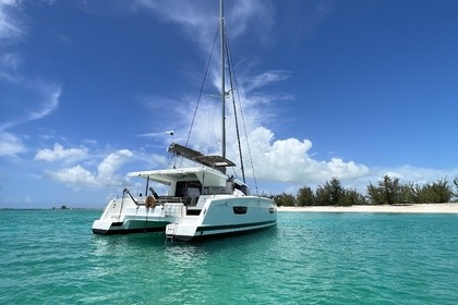 Verhuur Catamaran Fountaine Pajot Lucia 40 Turks- en Caicoseilanden