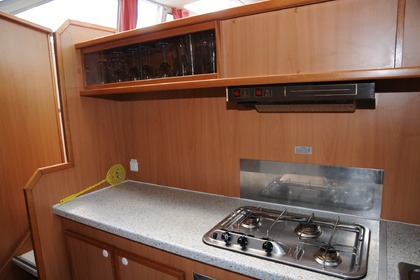 Rent this houseboat and get to know  Havel