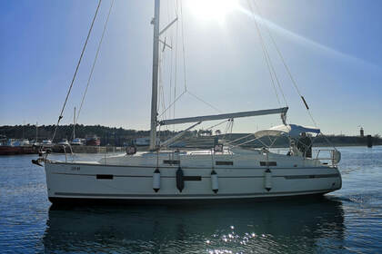 Hire Sailboat BAVARIA 36 Kraljevica