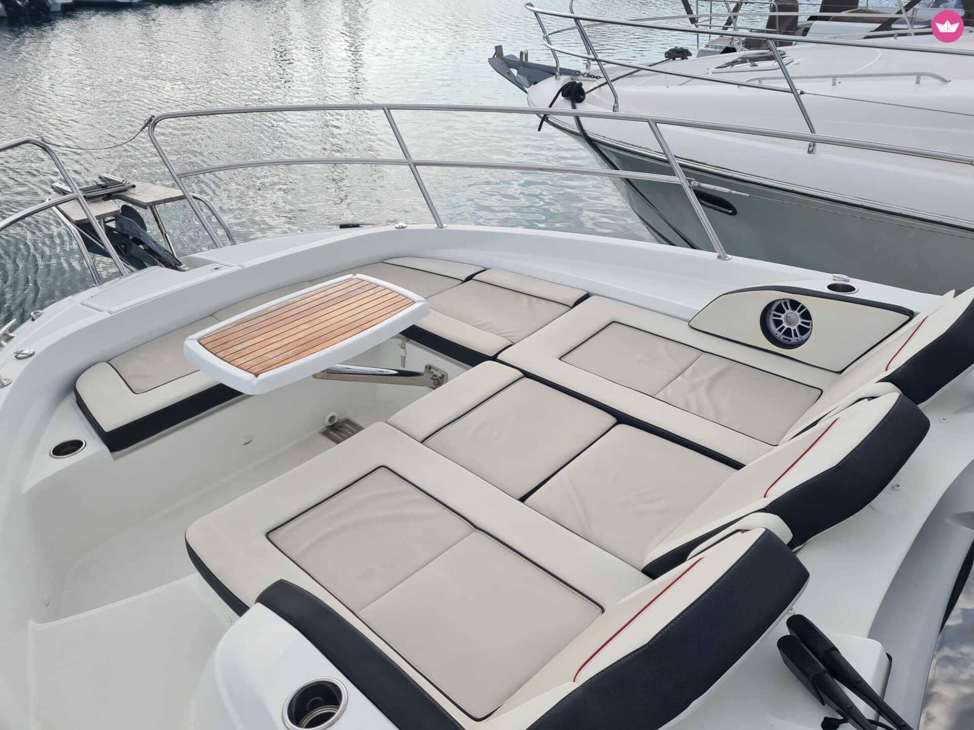 Bateau à moteur Jeanneau CAP Camarat 12.5 WA 900cv 8