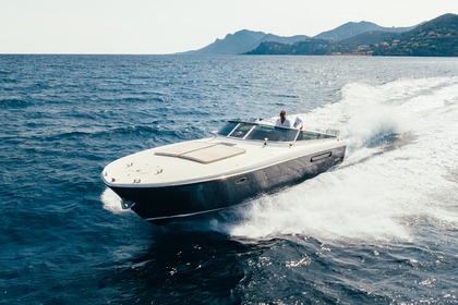 Charter Motorboat Itama Itama 40 Cannes
