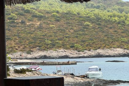 Hire Motorboat Jaanit 540 Split