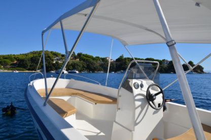 Alquiler Neumática  Poseidon 550 Scíathos