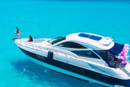 Hire Motorboat Cruisers 55 ft Cancún