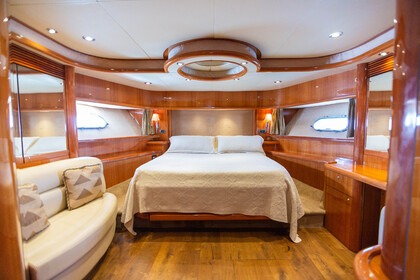 Book Now! Luxurious Sunseeker 82 Ft for Rent in Cartagena, Colombia.