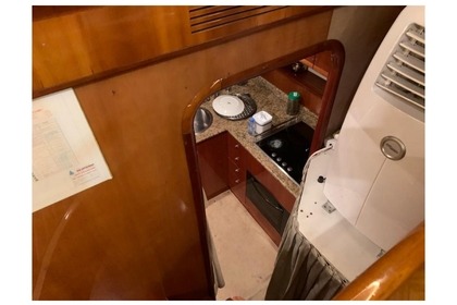 All inclusive yacht charter in Dubai / Bandit 63ft Yacht