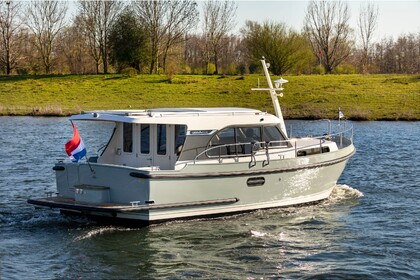 Miete Motorboot  Linssen 30 SL Sedan Mirow