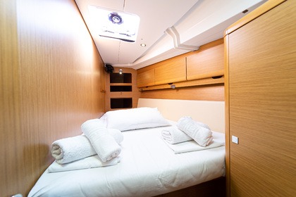 Sailboat Sun Odyssey 44i