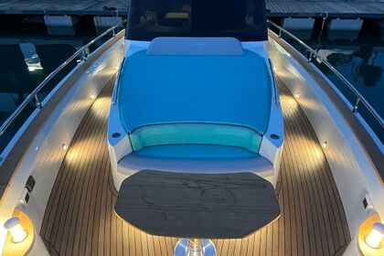 ¡Descubre la Italyure 38: Tu Experiencia de Lujo en el Mar te Espera!