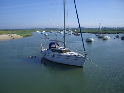 Charter Sailboat Wrighton Biloup 88 Arzal