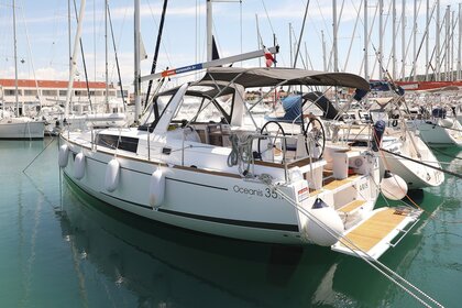 Noleggio Barca a vela Beneteau Oceanis 35.1 Zaravecchia