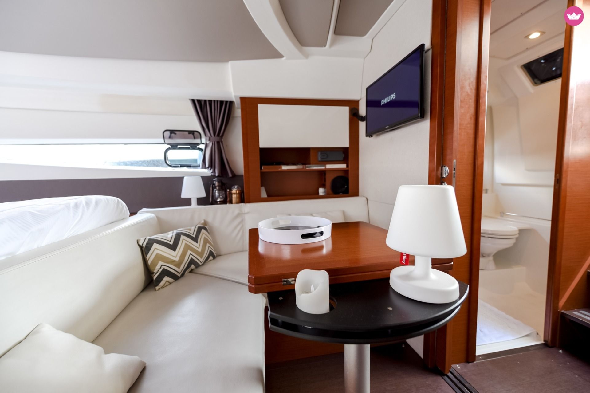 Location Bateau à moteur Jeanneau Leader36 Golfe Juan