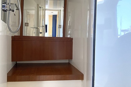 Alquiler de motora Bahía one 43