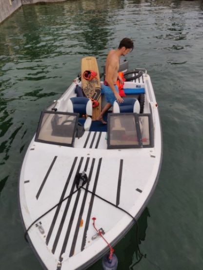 Location Bateau à moteur Jeanneau Djerba 470 Aix-les-Bains