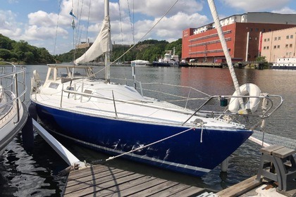 Hire Sailboat Hallberg Rassy 352 (copy, improoved) Stockholm