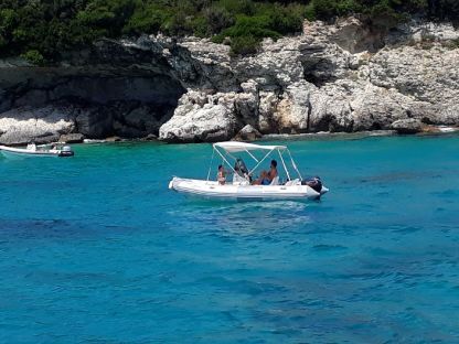 Charter RIB Zodiac Open Pro Bonifacio