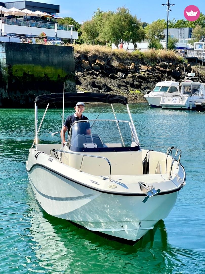 Bateau à moteur Quicksilver Activ 755 0pen 200cv 2