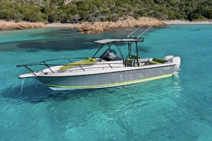 Charter Motorboat Intrepid 28.4 walkaround Porto Cervo