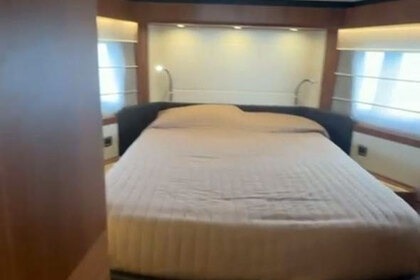 Yacht a motore TRINITY 1800 HP (2018)