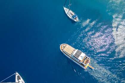 2024 model luxury motor yacht trawler with a capacity of 6 people