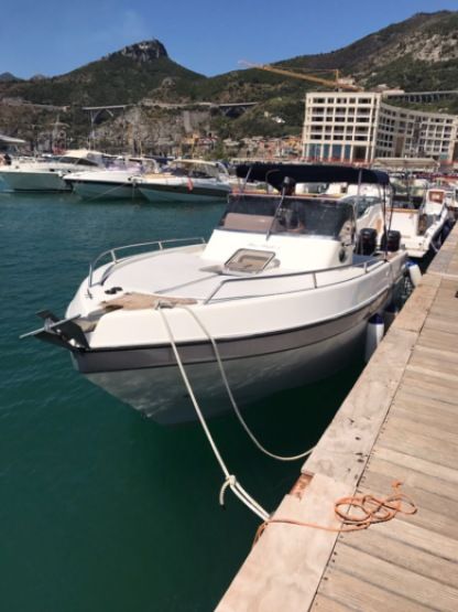 Charter Motorboat Mano Marine 24.50 Salerno