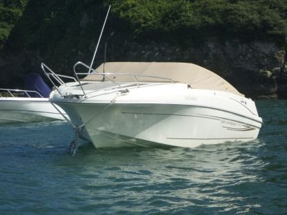 Charter Motorboat Jeanneau Cap Camarat 635 Dc Dinard