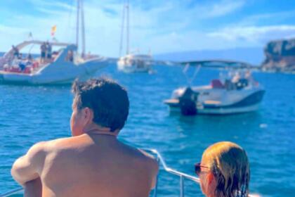 Charter Motorboat Rinker 260 Adeje