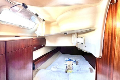 Ile de Ponza et Palmarola Bavaria Cruiser 41 AC