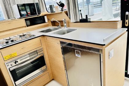 ONE IBIZA CREWED CATAMARÁN EXCESS 11