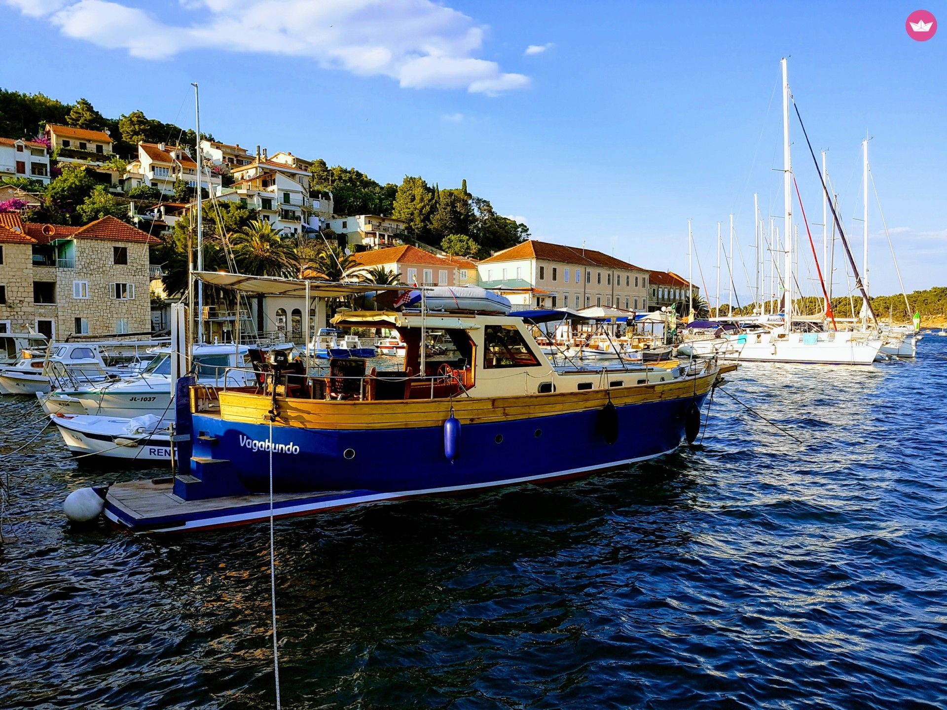 Traitional Croatian Boat Leut Vagabundo in Split for hire