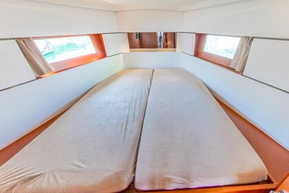 Miete Segelboot Bénéteau Oceanis 38.1 Pomer