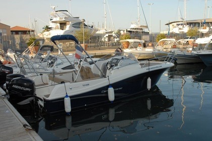 Rental Motorboat JEANNEAU CAP CAMARAT 7.5 WA Hyères