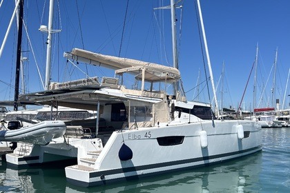 ?? Dream Cruise to the Grenadines and/or Dominica Catamaran IA Orana Experience a unique journey aboard our high-end catamaran, combining comfort and tropical adventure.