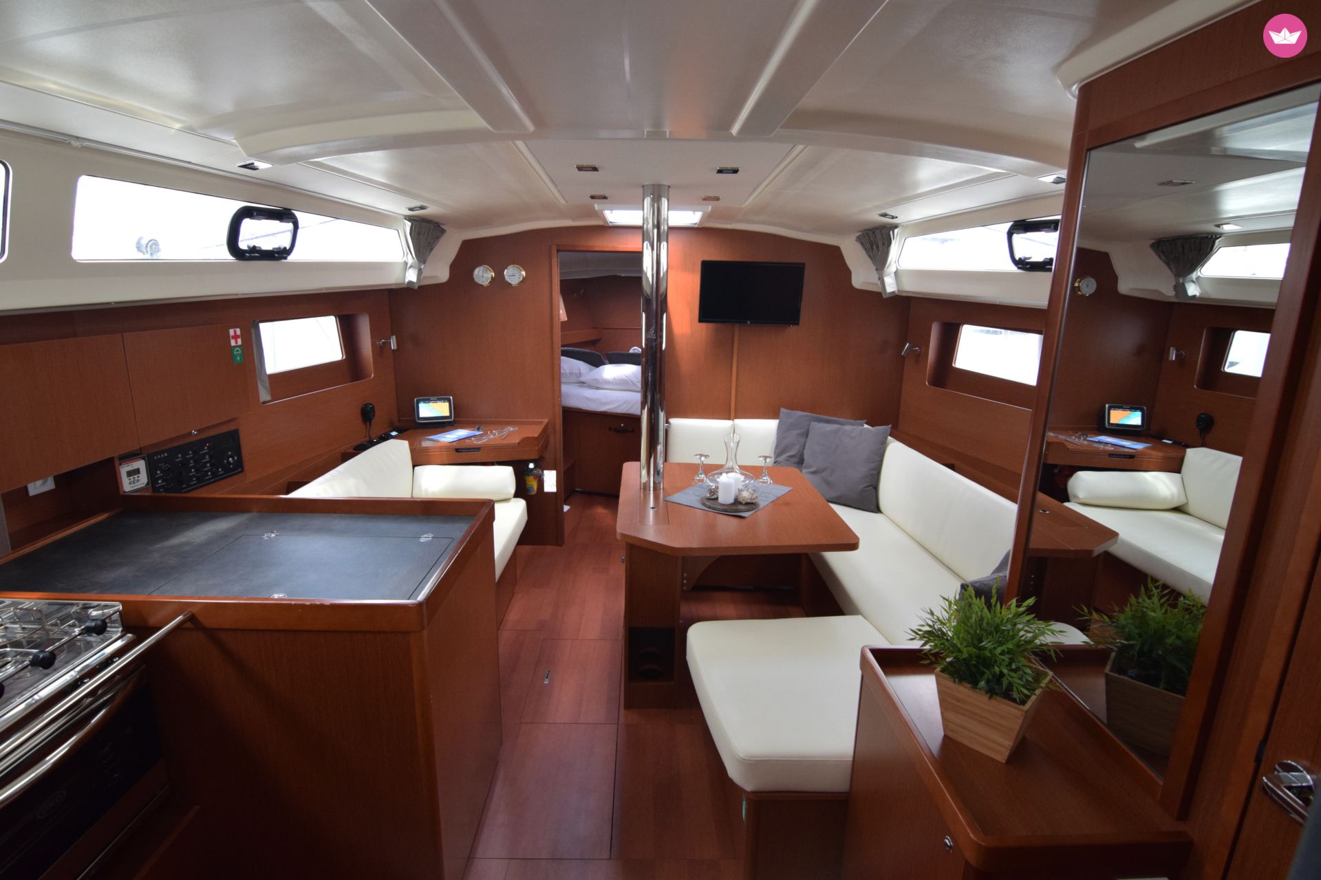 Charter sailboat in Athens  