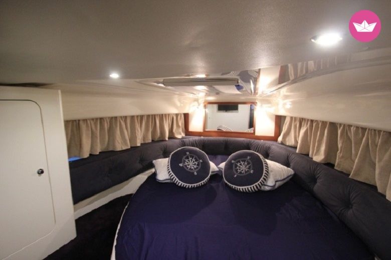 Charter motorboat in Athens  