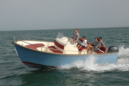 Charter Motorboat RHEA MARINE 23 OPEN Saint-Martin-de-Ré