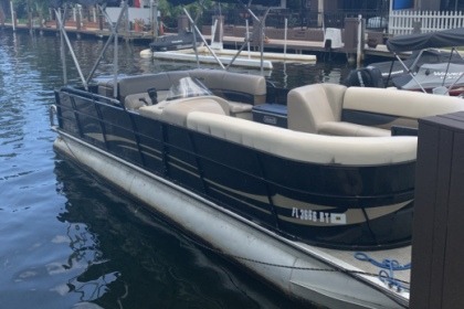Rental Motorboat Bentley 2019 North Miami Beach