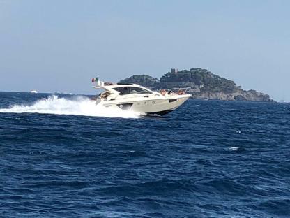 Noleggio Barca a motore Cranchi M 44 Ht Napoli