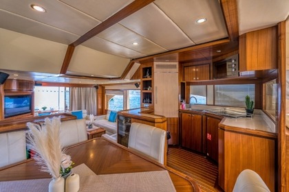 64-ft Majesty Yacht Private Cruise with Drink