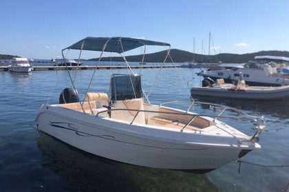 COMFORTABLE BOAT WITHOUT A LICENSE FOR THE MADDALENA ARCHIPELAGO AND CORSICA