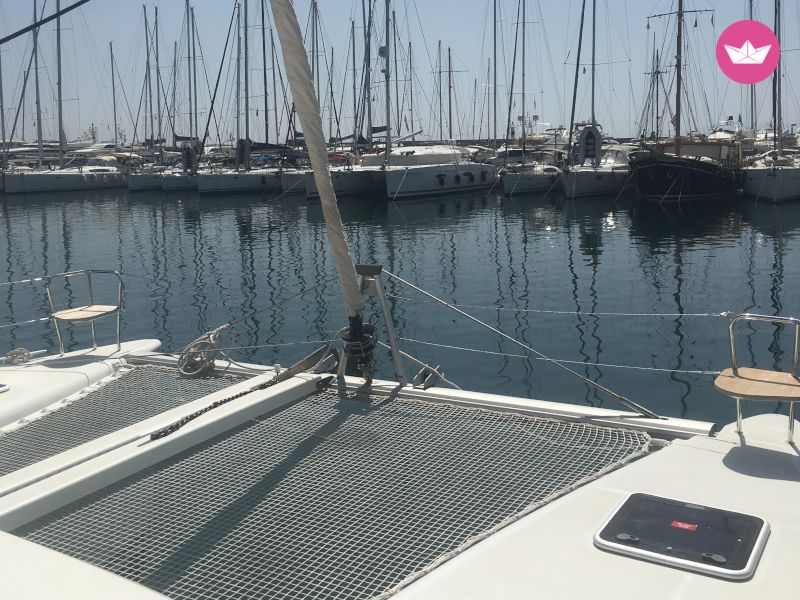 Lagoon 400 in Athens for hire