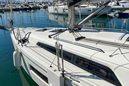 Location Voilier 4 OCEANIS 30.1 - JE (2D/0C/0P) Bandol