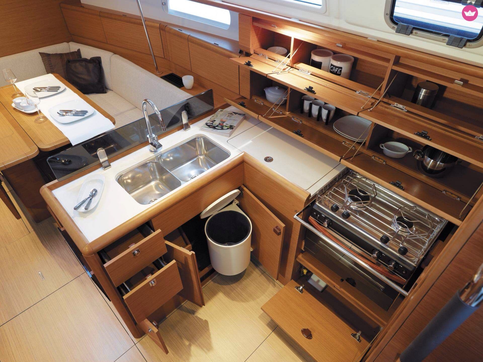 Rental Sailboat Jeanneau Sun Odyssey 37.9 Athens