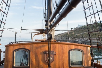 Luxury Motorsailer in Athens & Mykonos!