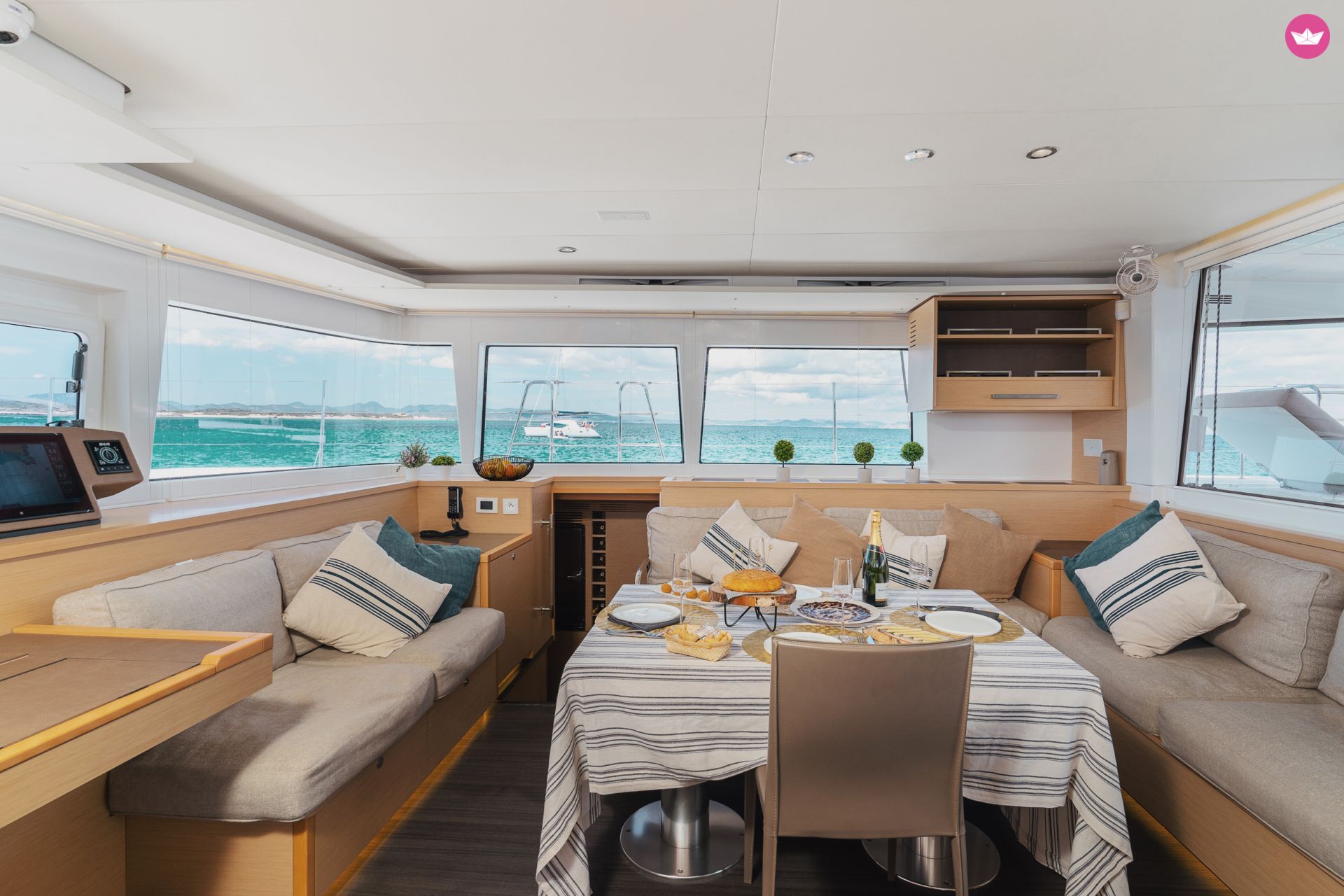Catamaran Lagoon 560 FULL LUXE 17.97m 6