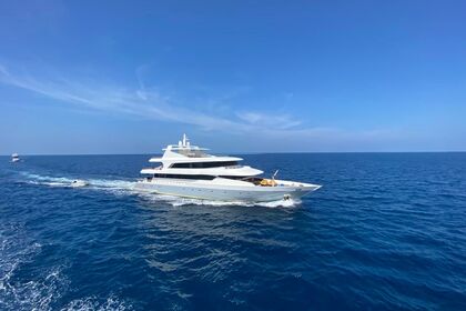 Charter Motor yacht Custom Made 34M Malé