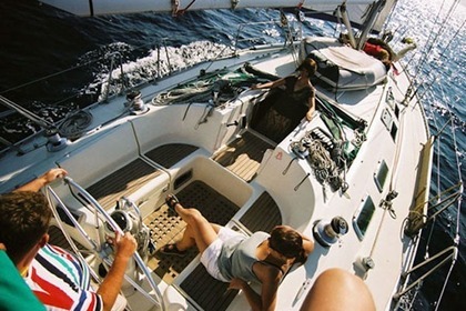 Full Day Cruise to Dia Island