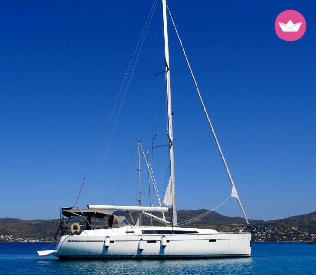 Charter sailboat in Athens  