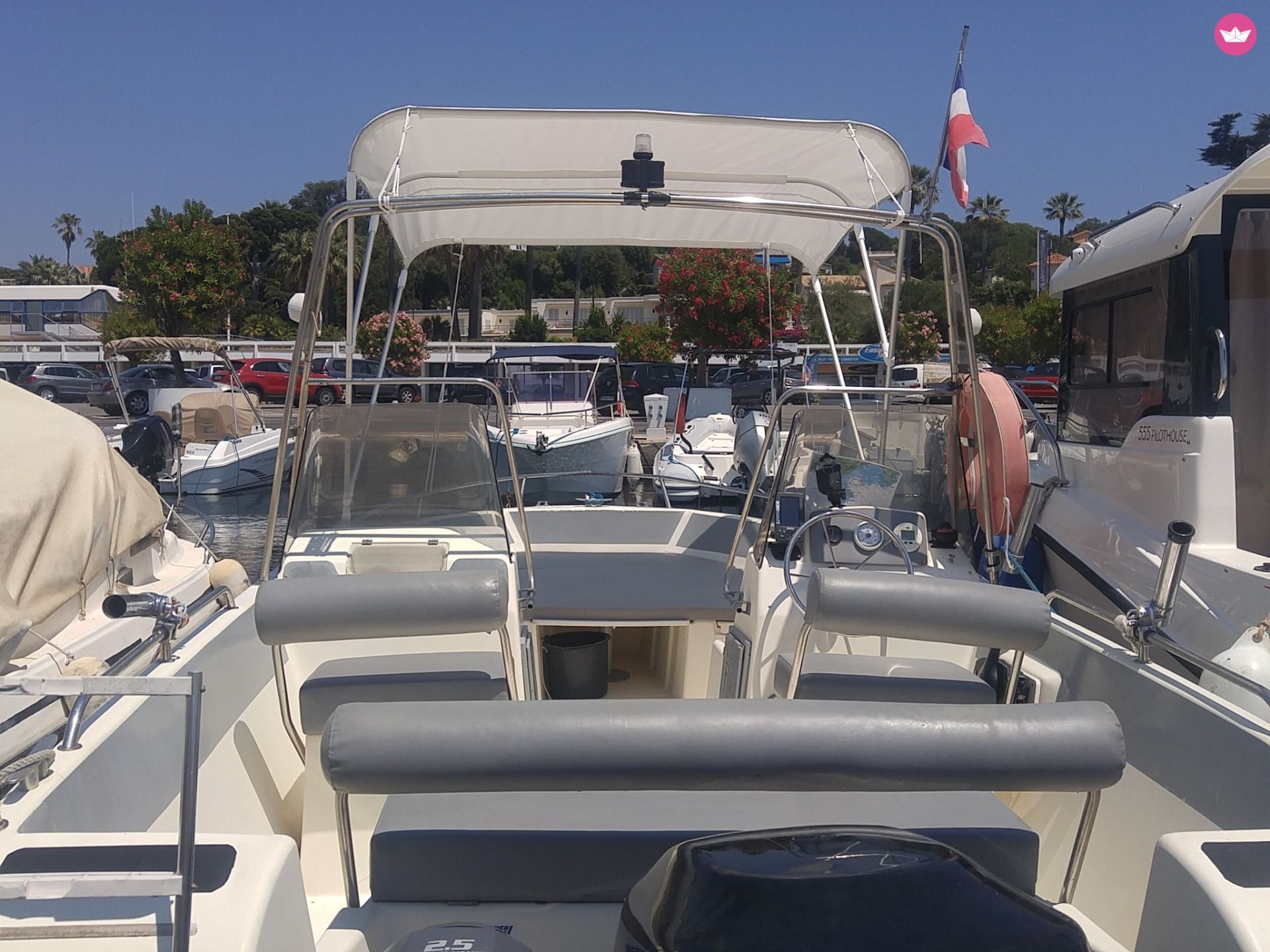 Charter Motorboat Ultramar Open 570 Antibes