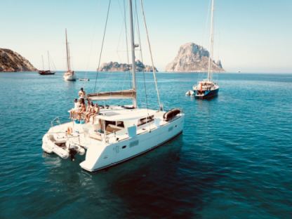 Charter Catamaran Lagoon 400 S2 Ibiza